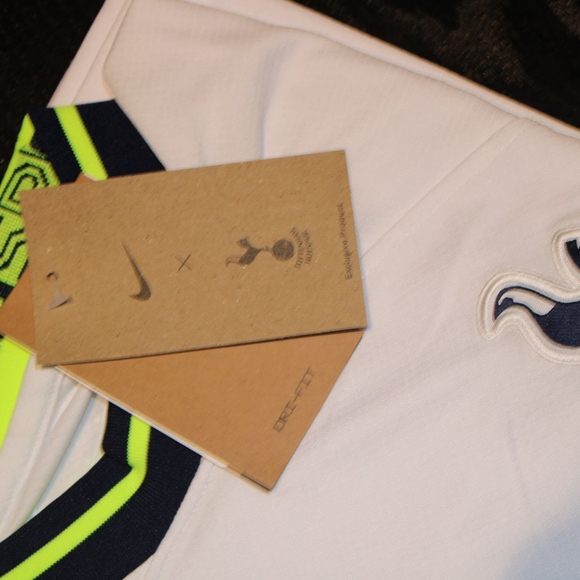 Authentic Tottenham Jersey 2022 - 2023 - Picture 8 of 9